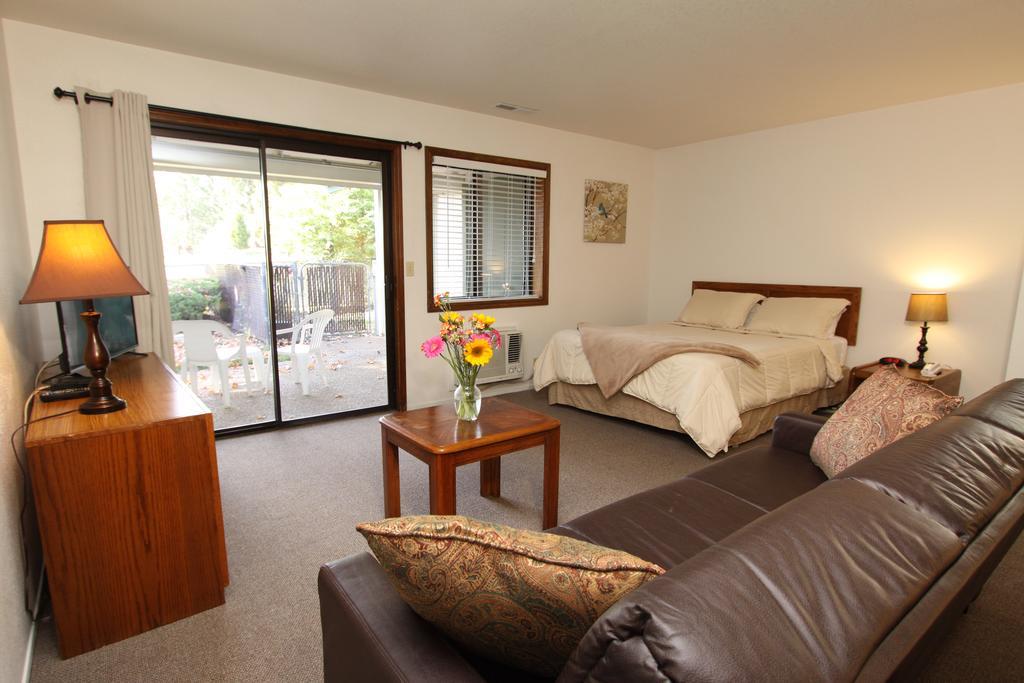 Pioneer Inn & Suites Volcano Dış mekan fotoğraf