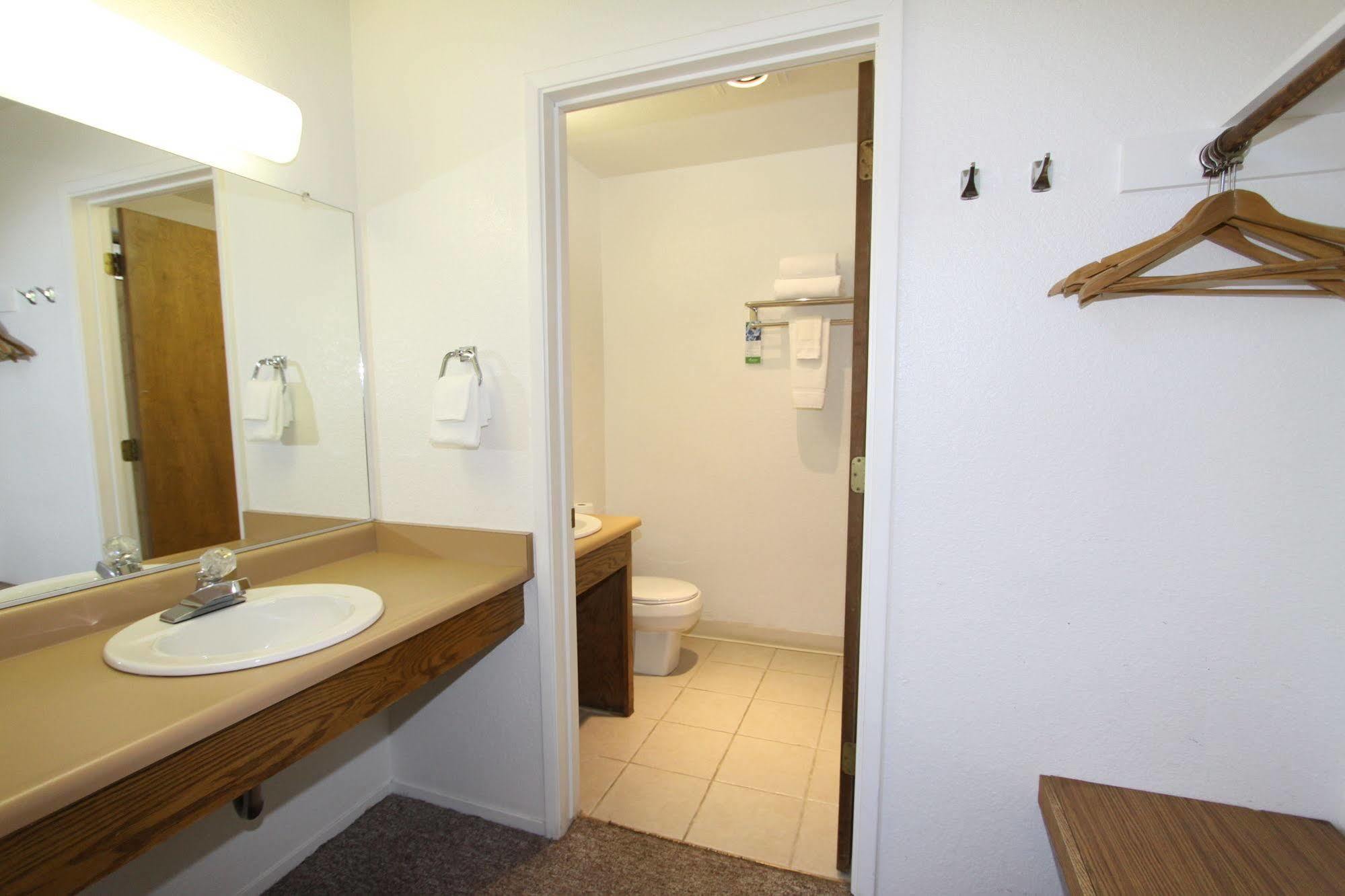 Pioneer Inn & Suites Volcano Dış mekan fotoğraf