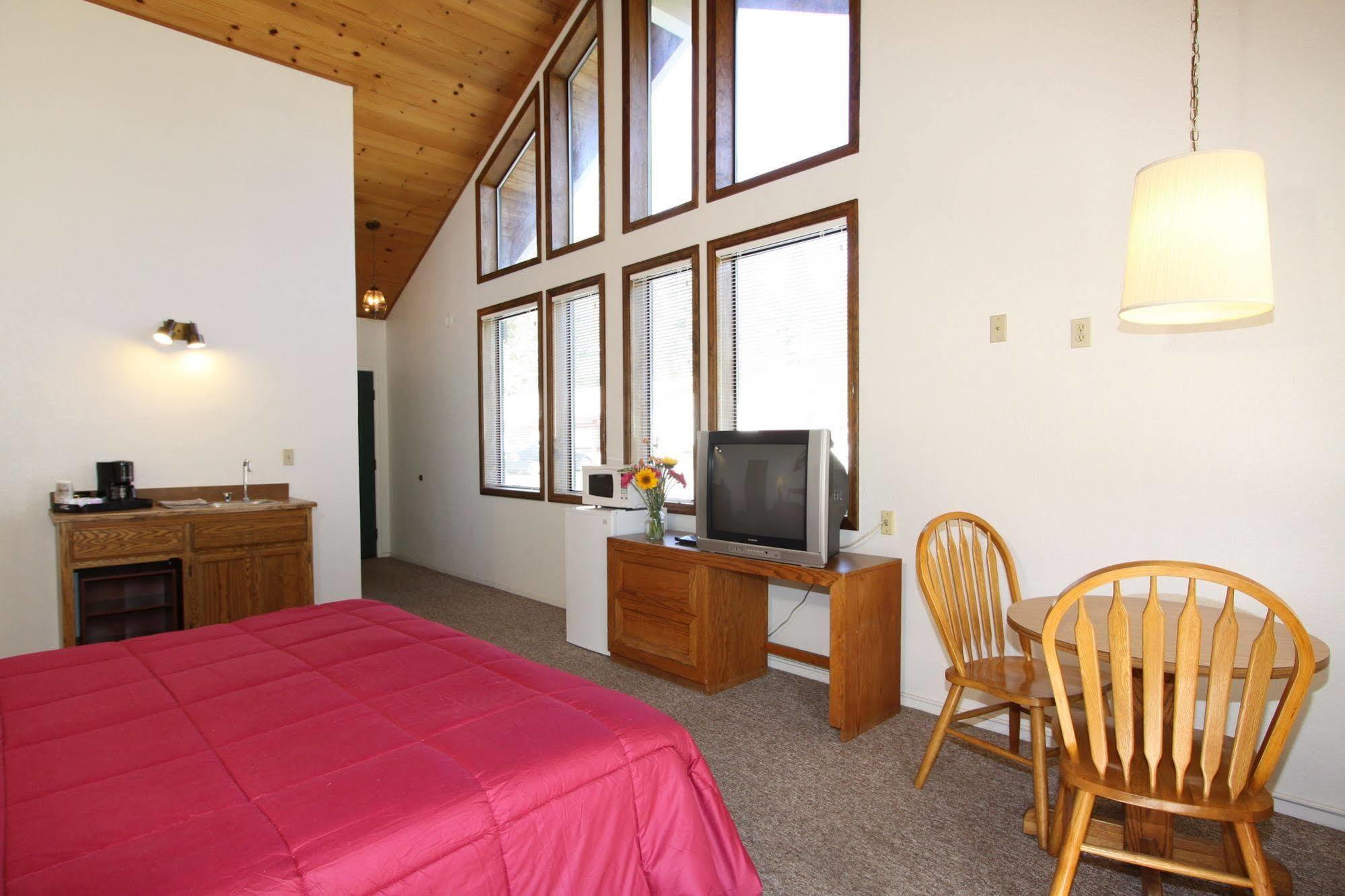 Pioneer Inn & Suites Volcano Dış mekan fotoğraf