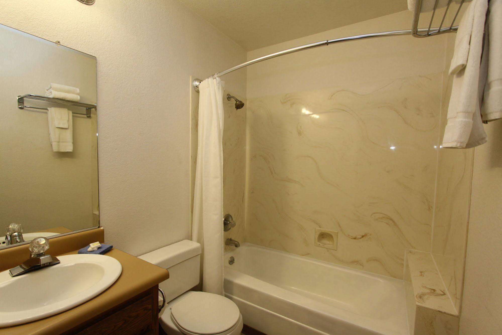 Pioneer Inn & Suites Volcano Dış mekan fotoğraf
